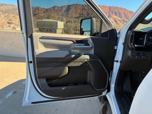 2025 Chevrolet Silverado 3500HD LT Dually/5th Wheel Package