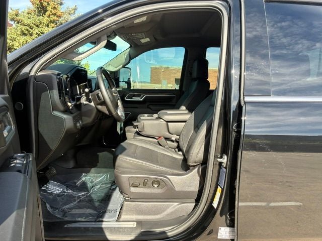 2025 Chevrolet Silverado 3500HD LTZ