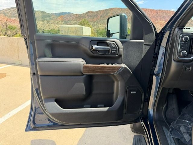 2022 Chevrolet Silverado 3500HD High Country