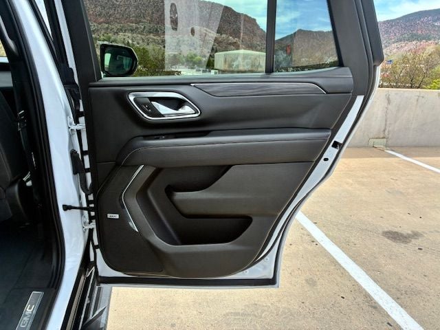 2024 GMC Yukon SLT