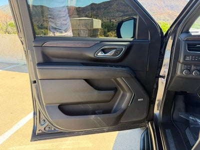 2023 Chevrolet Suburban LT