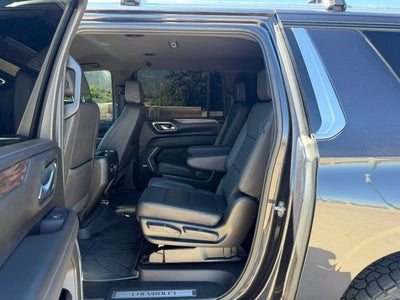 2023 Chevrolet Suburban LT