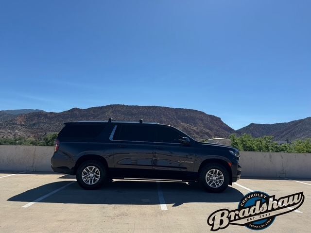 2023 Chevrolet Suburban LT