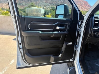 2024 RAM 3500 Big Horn Crew Cab Long Box 4 X 4 Dually