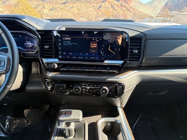 2024 Chevrolet Silverado 1500 LT Trail Boss Premium Package