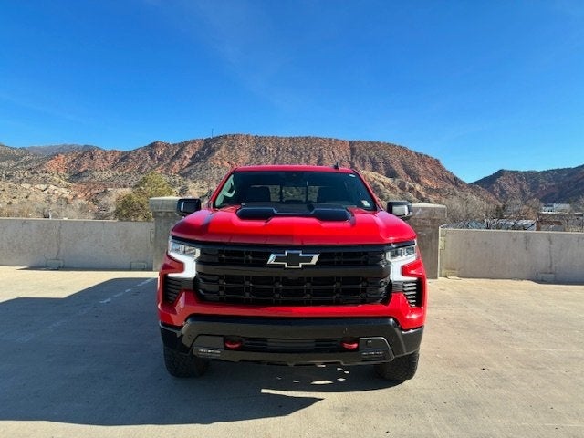 2024 Chevrolet Silverado 1500 LT Trail Boss Premium Package