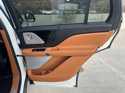 2022 Lincoln Aviator Plug-In Hybrid Black Label Grand Touring