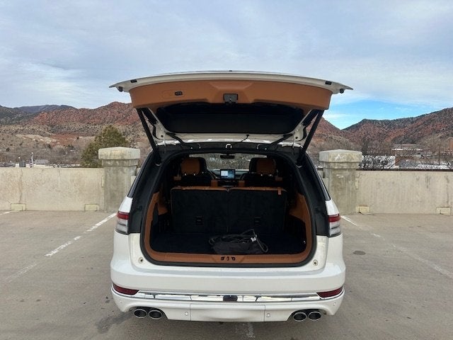 2022 Lincoln Aviator Plug-In Hybrid Black Label Grand Touring