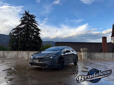 2025 Toyota Prius LE