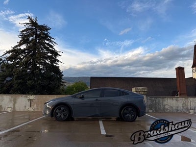2025 Toyota Prius LE